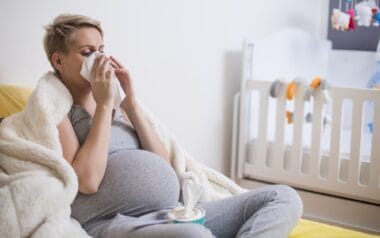 Qué le pasa al bebé si la madre tiene COVID-19 durante el embarazo