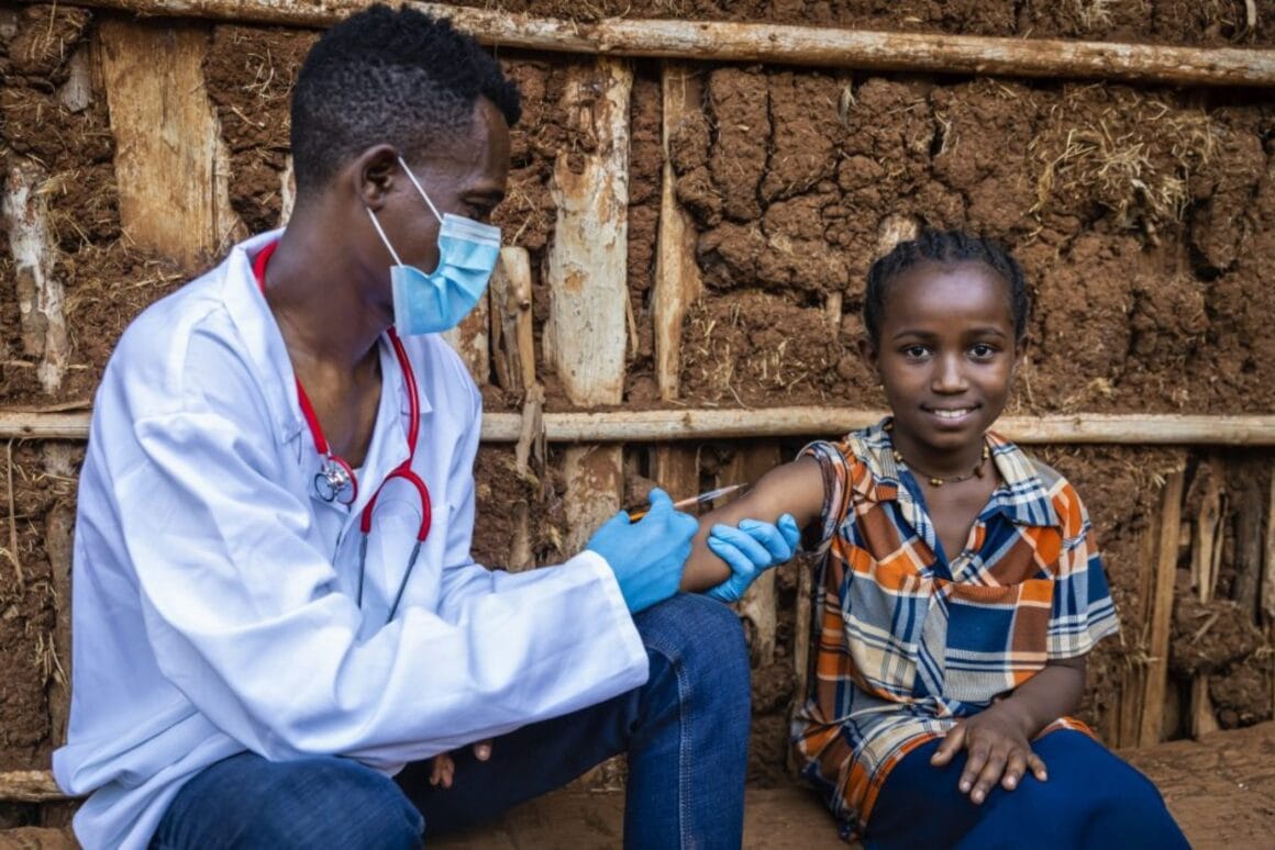 La vacuna contra la malaria llega a los niños de Camerún