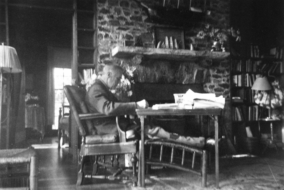 Franklin D. Roosevelt en su mesa de trabajo | Planeta 16 Franklin D. Roosevelt en su mesa de trabajo