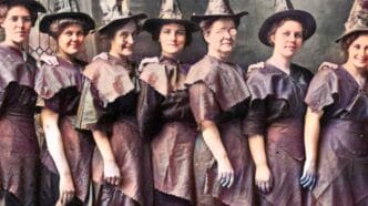 Bruzas disfrazadas en 1910