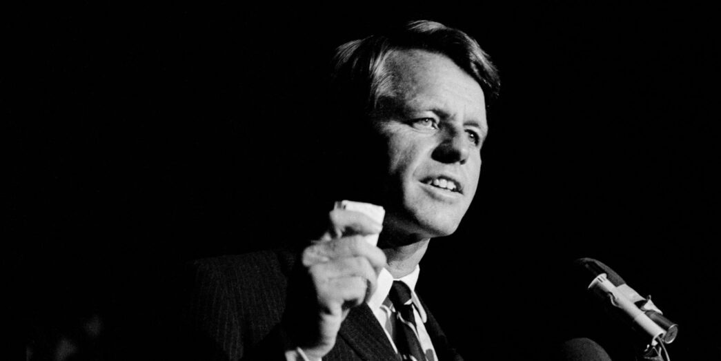 Más de 10.000 páginas inéditas arrojan nuevas luces, sombras y teorías sobre uno de los crímenes políticos más impactantes del siglo XX