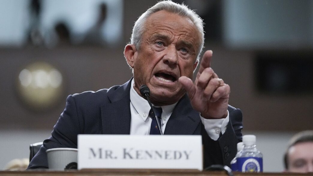 Robert Kennedy Jr. desconcierta al Congreso con una frase insólita sobre salud en plena crisis de sarampión
