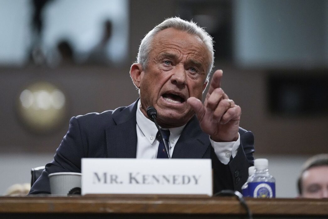 Robert Kennedy Jr. desconcierta al Congreso con una frase insólita sobre salud en plena crisis de sarampión | Planeta 16 Robert Kennedy Jr. desconcierta al Congreso con una frase insólita sobre salud en plena crisis de sarampión