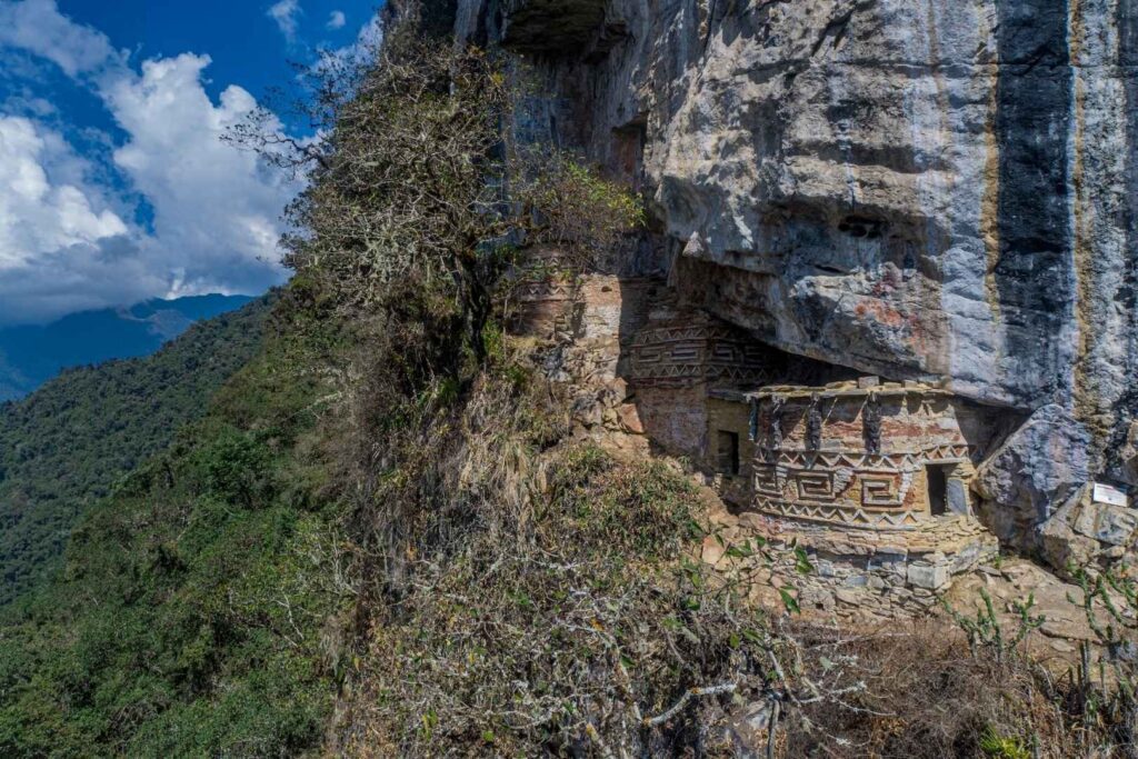 sitio-arqueologico-los-pichudos | Planeta 16 Estructuras del sitio arqueológico Los Pinchudos, dentro del Parque Nacional del Río Abiseo