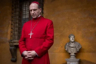 Ralph Fiennes en Cónclave