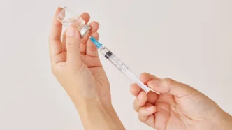 Un ingrediente polémico de las vacunas infantiles queda exonerado tras analizar los datos de más de un millón de niños
