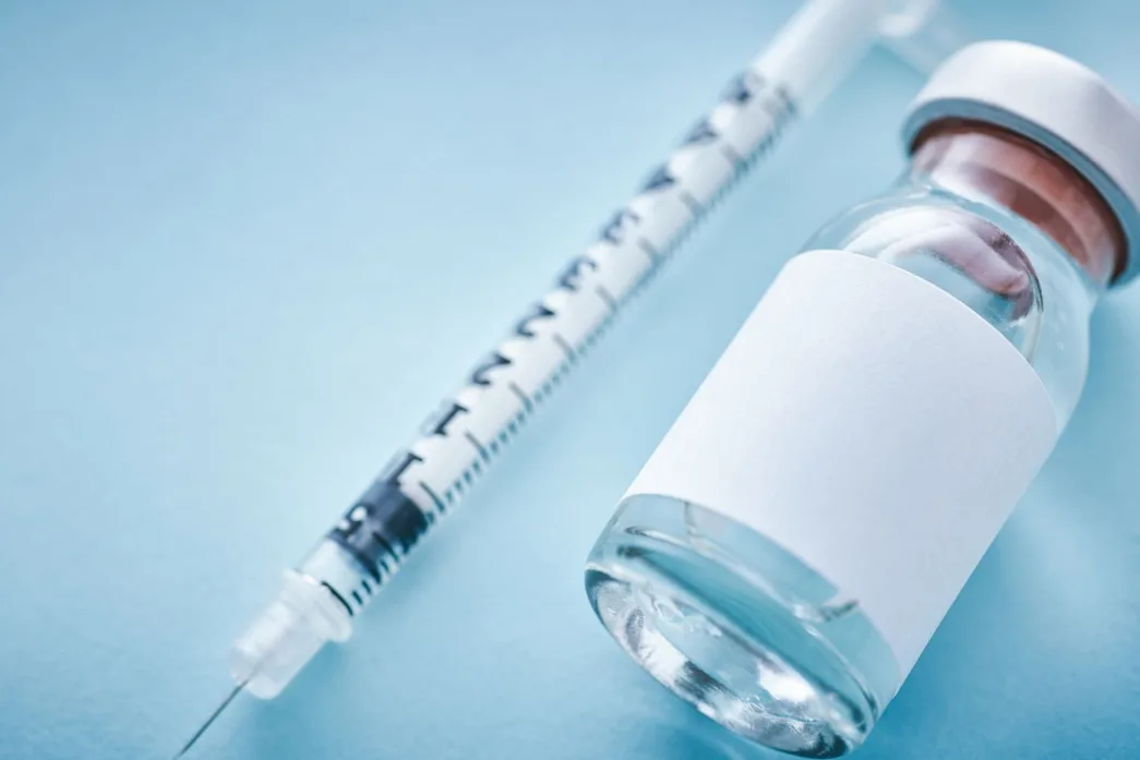 Una nueva revisión impulsada por funcionarios de la administración Trump pone en el punto de mira la vacunación infantil contra la COVID-19, generando preocupación entre expertos por basarse en datos no verificados y contradecir el consenso científico | Planeta 16 Una nueva revisión impulsada por funcionarios de la administración Trump pone en el punto de mira la vacunación infantil contra la COVID-19, generando preocupación entre expertos por basarse en datos no verificados y contradecir el consenso científico