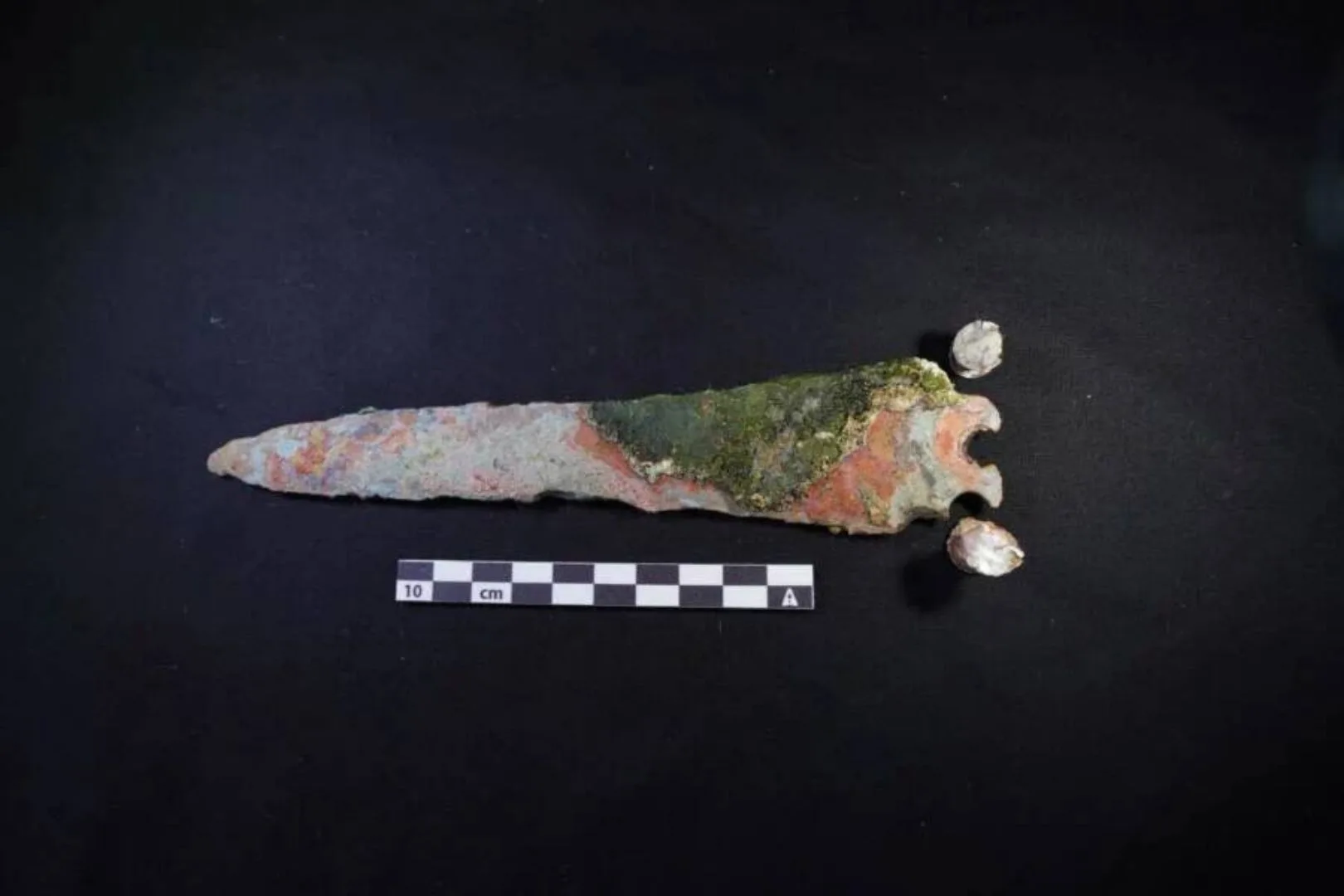 daga-minoica-pecio | Planeta 16 Esta daga minoica fue descubierta en 2024 dentro de un pecio hallado en aguas turcas