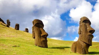 Moais