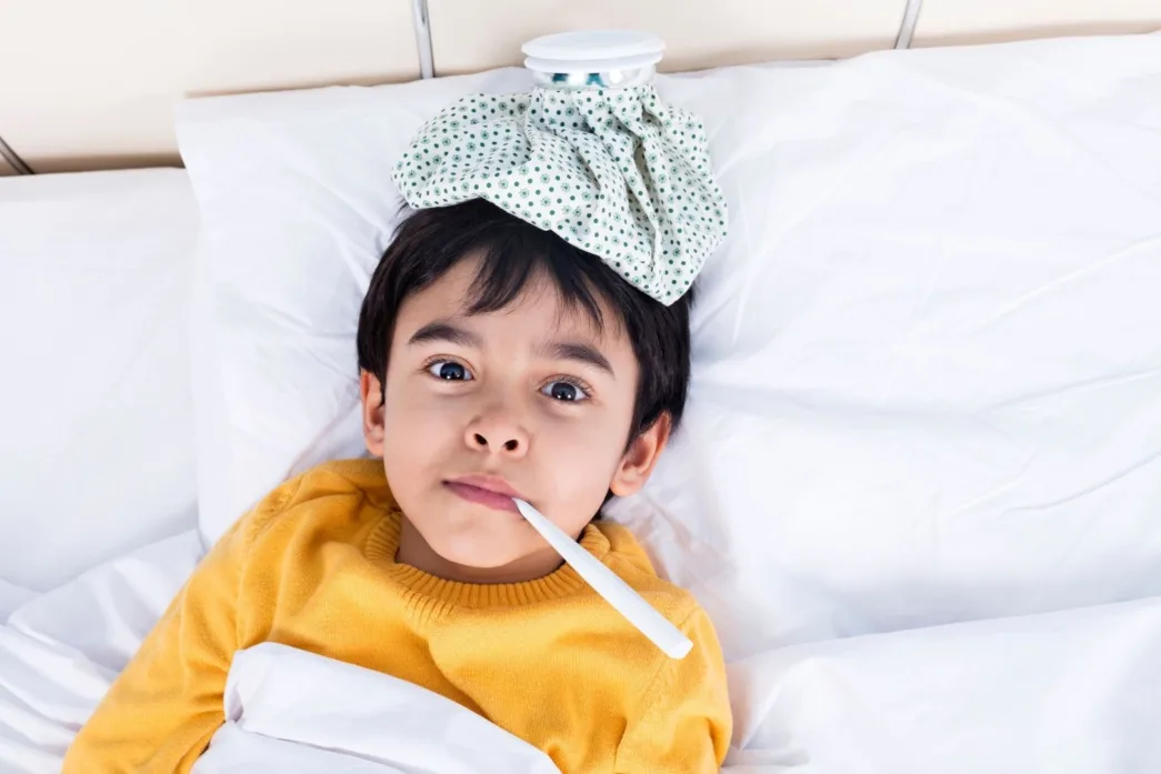 Reinfección por COVID en niños duplica el riesgo de long COVID