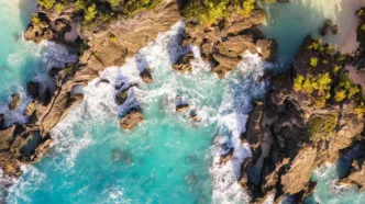 Los científicos aún no tienen claro cómo se formó esta enorme capa de roca ni por qué, aunque todo apunta a que está relacionada con una intensa actividad volcánica que desapareció en la región hace unos 31 millones de años